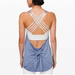 Lululemon Women’s tied in energy size 6